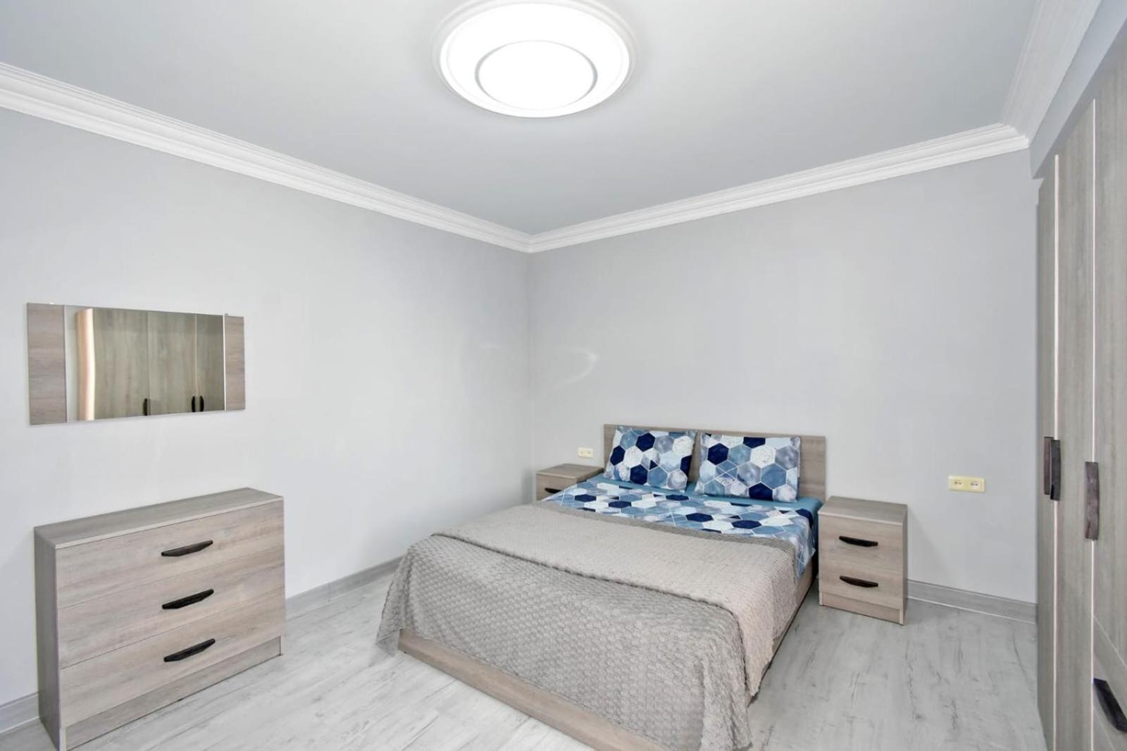 Luxury Spacious Apartment On Saryan Street.Centre Yerevan Exterior photo