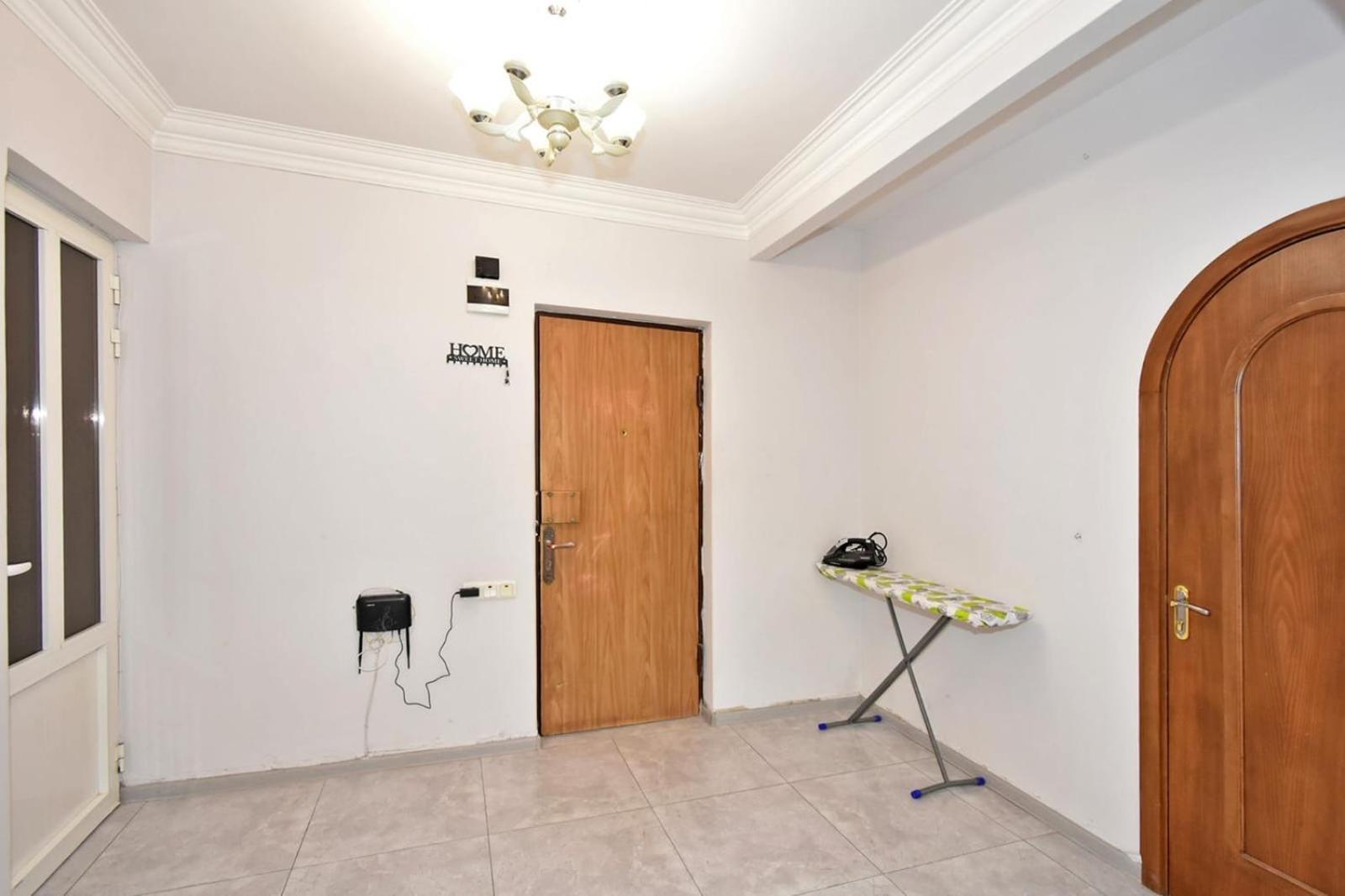 Luxury Spacious Apartment On Saryan Street.Centre Yerevan Exterior photo